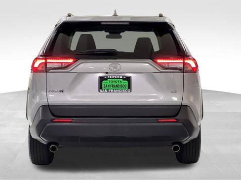 Used 2021 Toyota RAV4 LE image 4