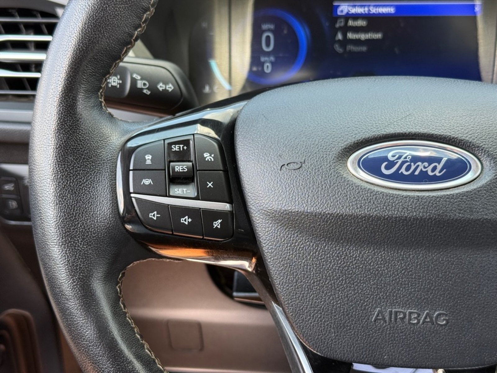 Used 2022 Ford Escape Titanium w/ Titanium Elite Package AWD/4WD image 22