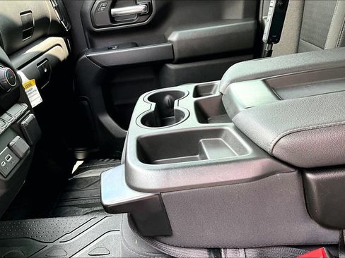 Used 2022 Chevrolet Silverado 2500 Custom w/ Custom Convenience Package AWD/4WD image 19