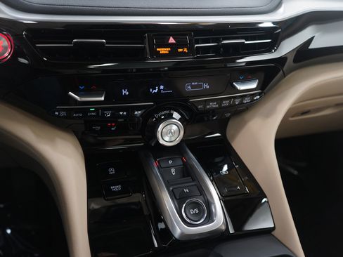 Used 2023 Acura MDX SH-AWD image 24