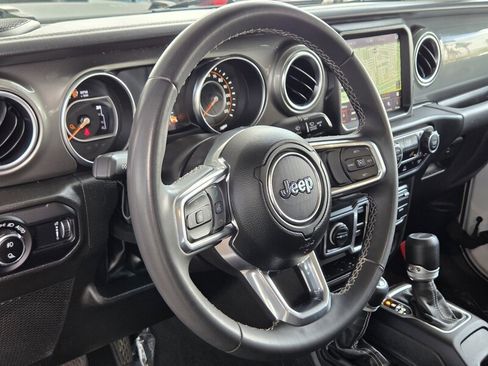Used 2023 Jeep Gladiator Overland AWD/4WD image 23