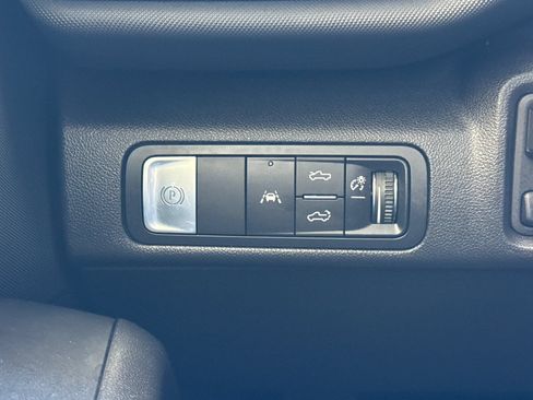 Used 2026 Chevrolet Silverado EV Trail Boss AWD/4WD image 38