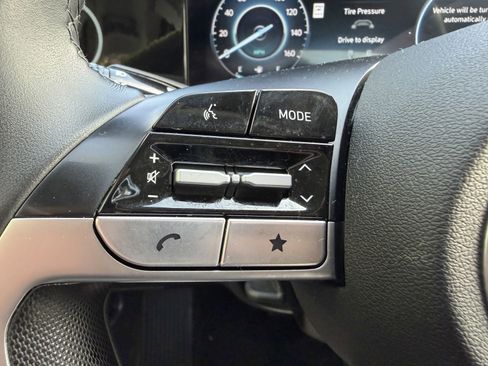 Used 2025 Hyundai Elantra Limited image 27