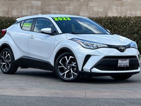 Used 2022 Toyota C-HR XLE FWD image 2