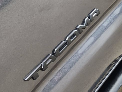 Used 2022 Toyota Tacoma SR5 RWD image 22