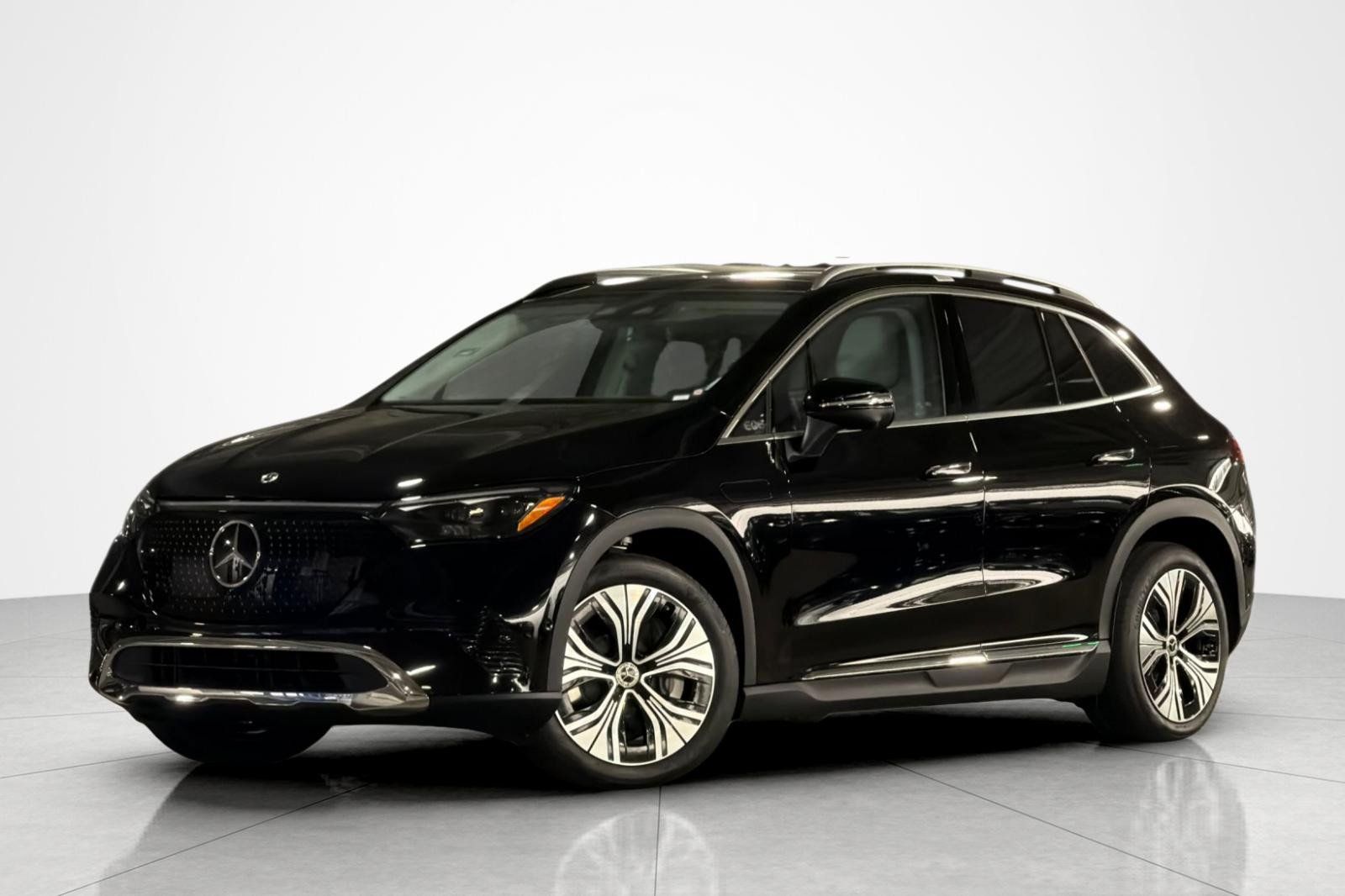 New 2027 Mercedes-Benz EQE 320+ SUV image 1