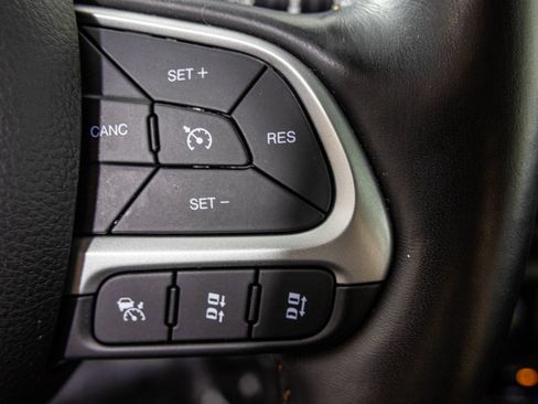 Used 2021 Jeep Compass Limited AWD/4WD image 30