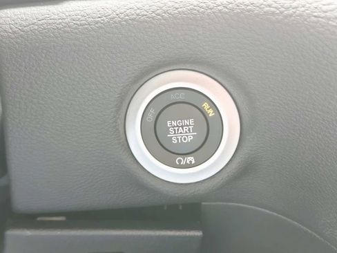 New 2026 Chrysler Pacifica Select FWD image 28