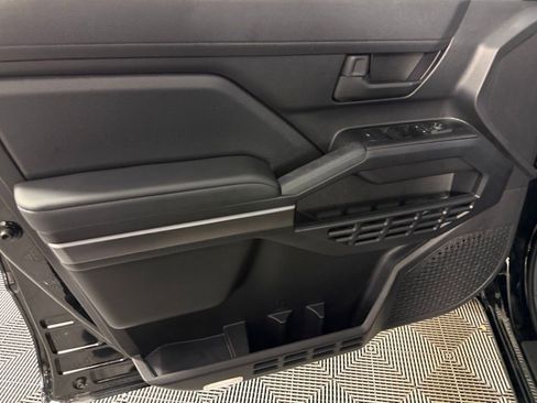 Used 2025 Toyota 4Runner SR5 image 23