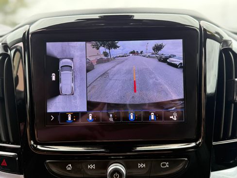 Used 2020 Chevrolet Traverse Premier image 34