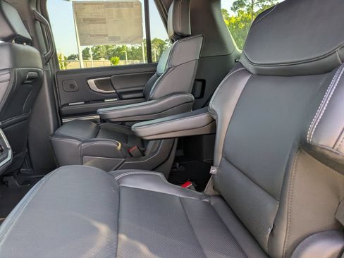 New 2025 Ford Expedition Max Platinum w/ Stealth Performance Package AWD/4WD image 16