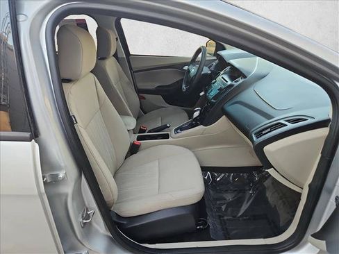 Used 2016 Ford Focus SE FWD image 21