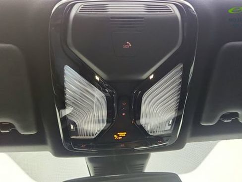 Used 2025 BMW 330i xDrive Sedan AWD/4WD image 56