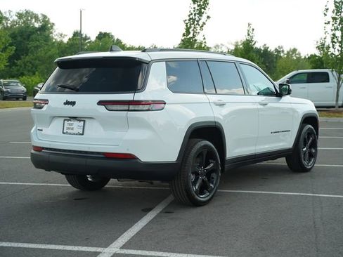 New 2026 Jeep Grand Cherokee L Limited w/ Limited Altitude Package AWD/4WD image 7