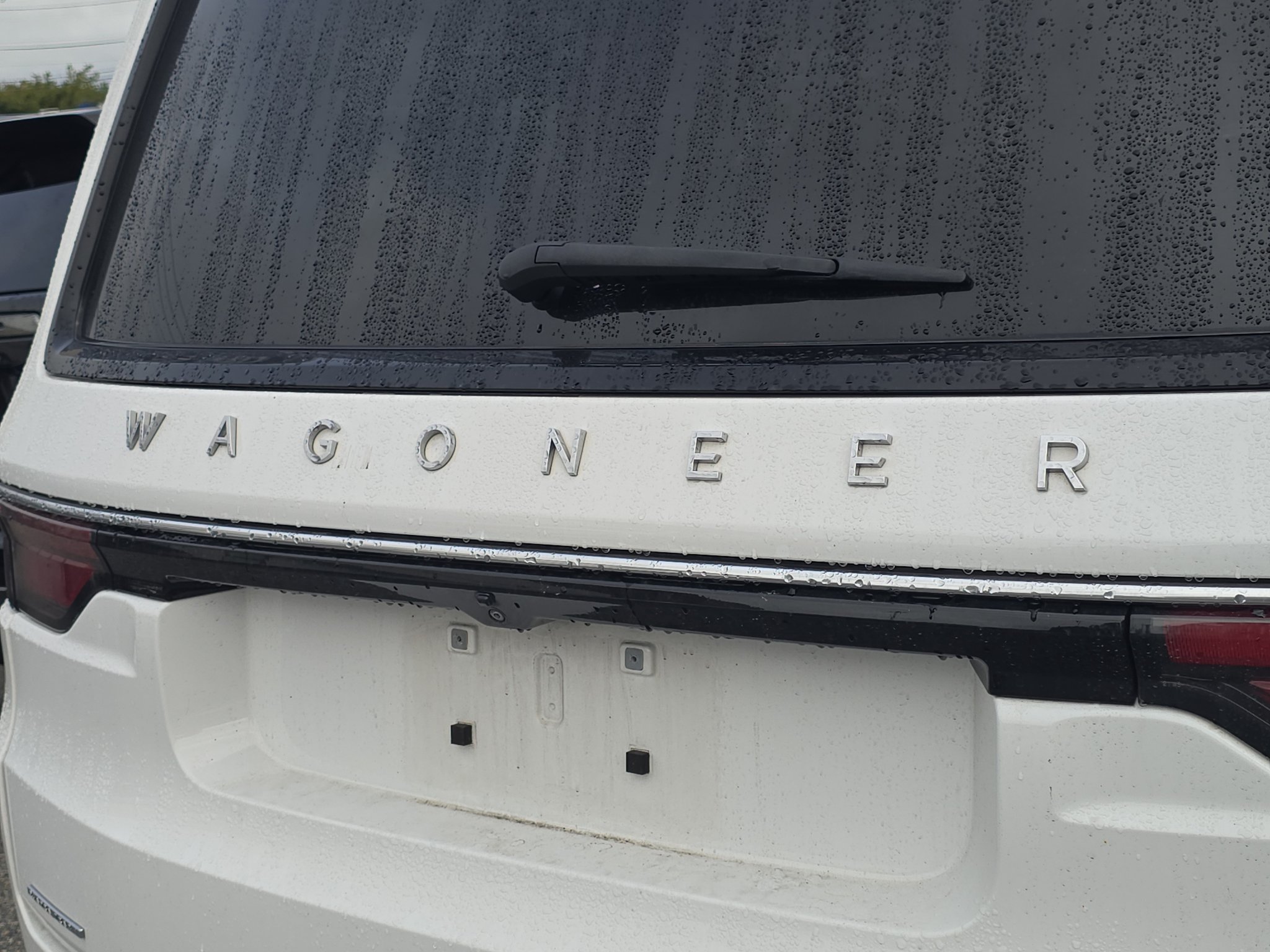 Used 2022 Jeep Wagoneer Series I w/ Premium Group I AWD/4WD image 7
