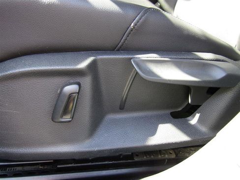 Used 2016 Volkswagen e-Golf SEL Premium w/ Driver Assistance Package image 13