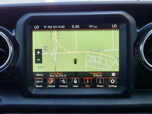 Used 2020 Jeep Wrangler Unlimited Sahara AWD/4WD image 21