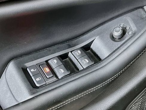 Used 2023 Jeep Grand Cherokee L Laredo AWD/4WD image 9