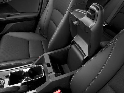 Used 2017 Honda Accord Sport image 21