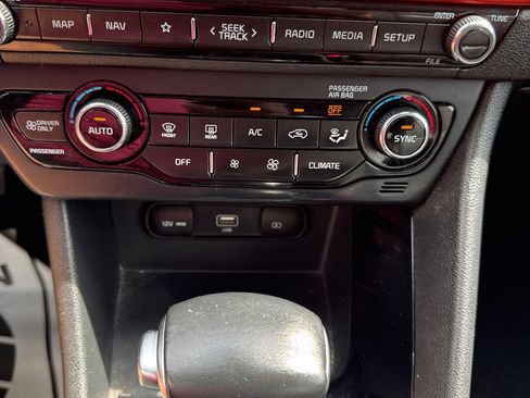 Used 2020 Kia Niro image 10