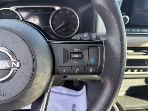 Used 2023 Nissan Rogue SV image 22