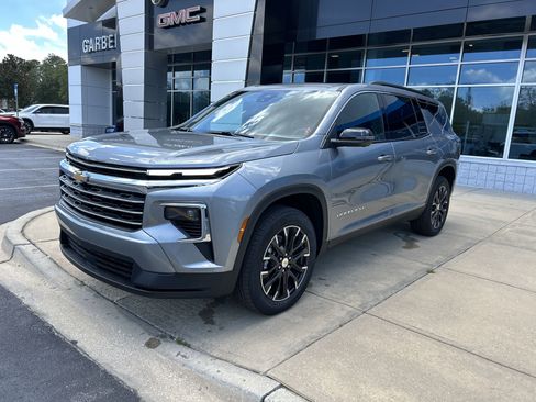 New 2026 Chevrolet Traverse LT w/ Sun and Wheel Package image 3