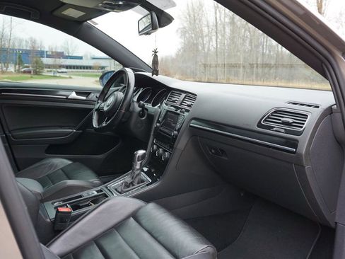 Used 2015 Volkswagen Golf R 4dr HB image 31