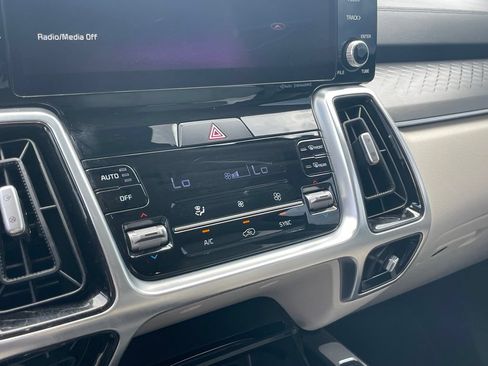 Used 2022 Kia Sorento SX FWD image 18
