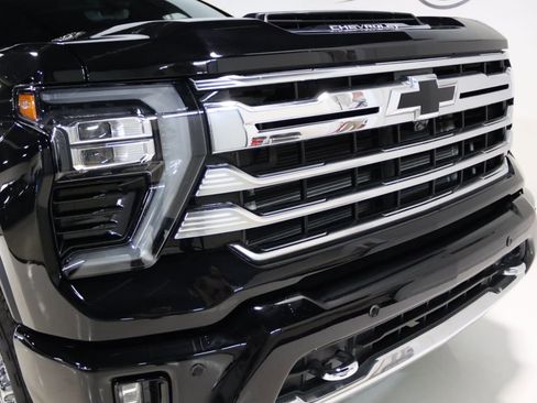 Used 2025 Chevrolet Silverado 2500 High Country w/ Technology Package image 29