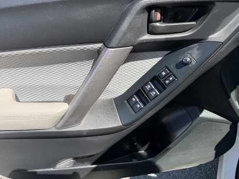 Used 2017 Subaru Forester 2.5i Premium AWD/4WD image 31