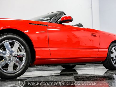 Used 2002 Ford Thunderbird image 20