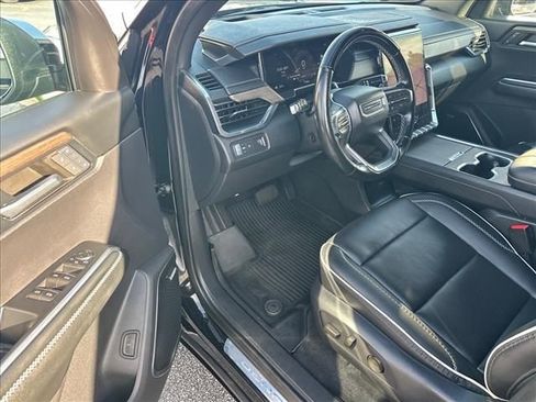 Certified 2025 GMC Acadia Denali w/ Super Cruise Package FWD image 13