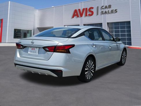 Used 2025 Nissan Altima 2.5 SV FWD image 6