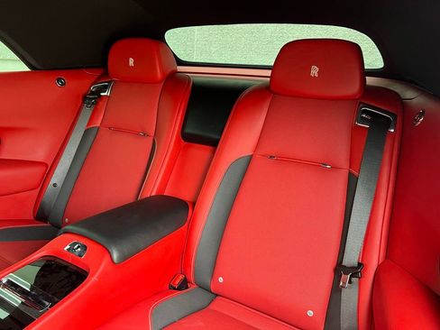 Used 2020 Rolls-Royce Dawn RWD image 18