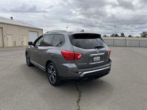 Used 2020 Nissan Pathfinder Platinum image 9