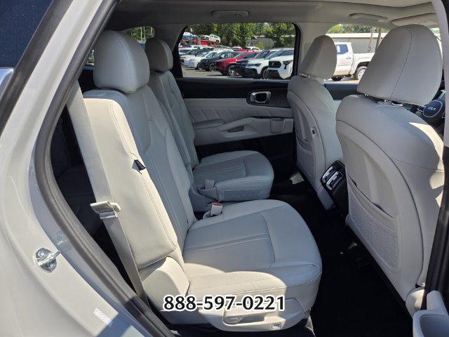 Used 2025 Kia Sorento SX FWD image 17