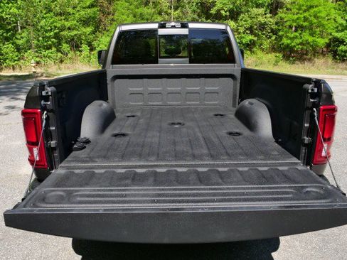 Used 2025 RAM 3500 Big Horn AWD/4WD image 32