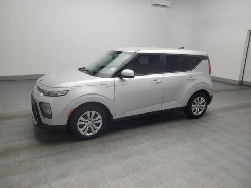 Used 2020 Kia Soul LX FWD image 2