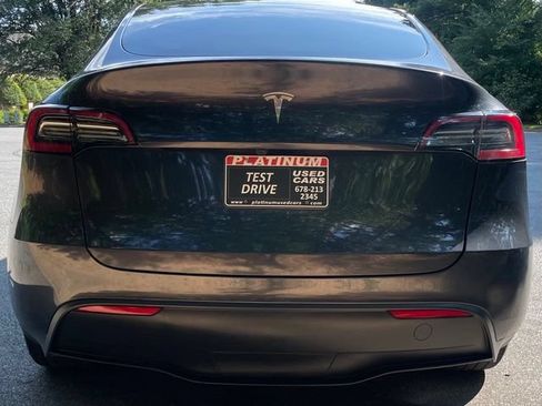 Used 2024 Tesla Model Y Long Range RWD image 7