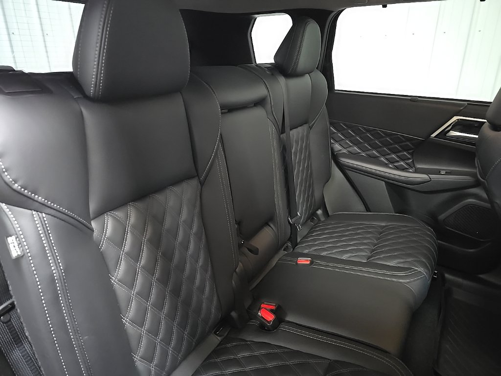 Used 2025 Mitsubishi Outlander SEL AWD/4WD image 19