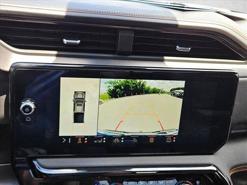 Used 2025 GMC Sierra 1500 AT4 w/ AT4 Premium Package AWD/4WD image 15