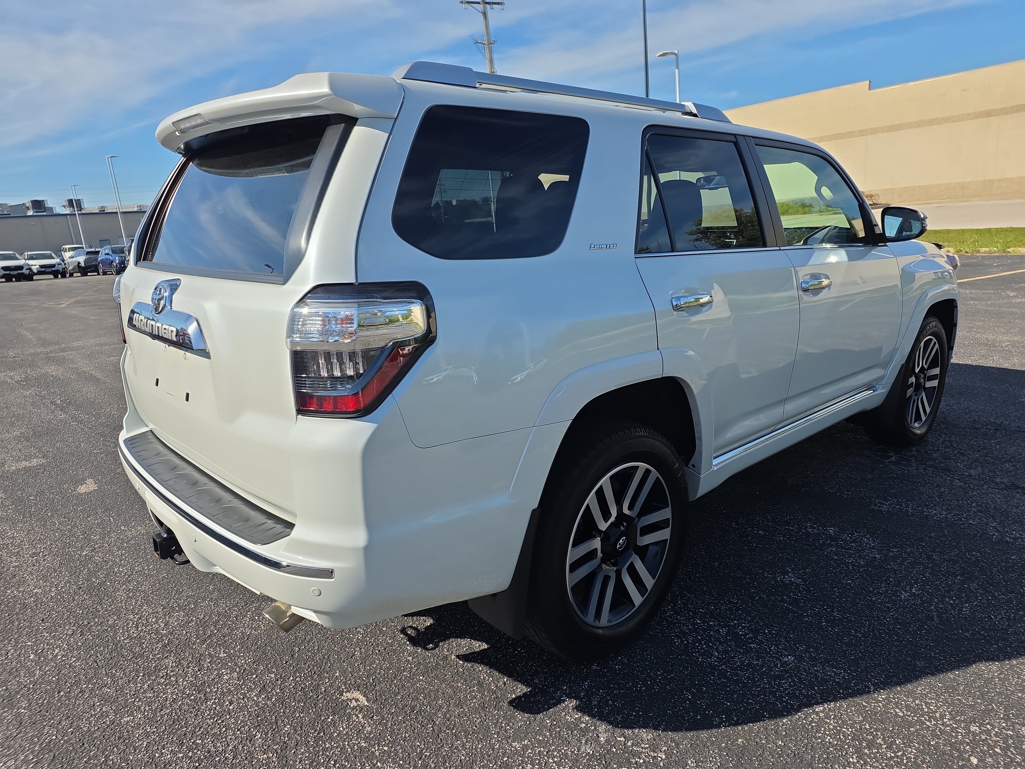 Used 2024 Toyota 4Runner Limited AWD/4WD image 4