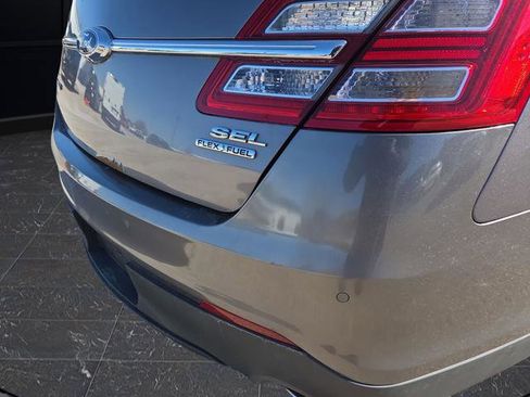 Used 2013 Ford Taurus SEL image 31