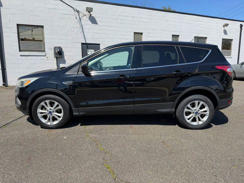 Used 2017 Ford Escape SE FWD image 19