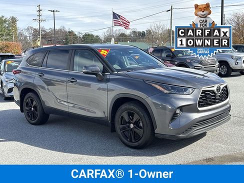 Used 2023 Toyota Highlander LE image 2