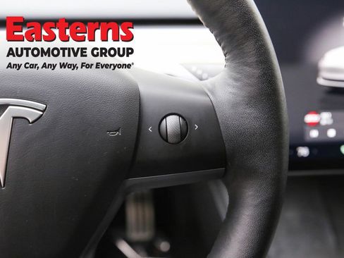 Used 2022 Tesla Model 3 Performance image 16