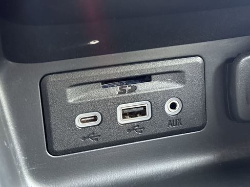 Used 2021 GMC Terrain SLT w/ Elevation Edition image 27