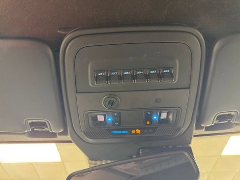 Used 2023 Ford Bronco Badlands w/ Sasquatch Package AWD/4WD image 46