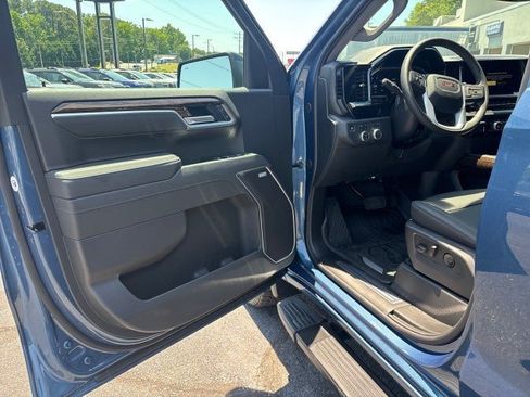 New 2026 GMC Sierra 1500 Elevation w/ Elevation Premium Package AWD/4WD image 9