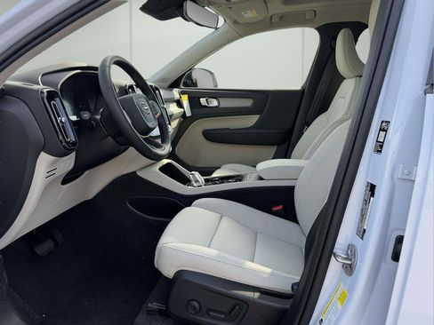 New 2026 Volvo XC40 B5 Plus w/ Protection Package Premier AWD/4WD image 15